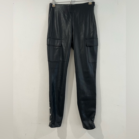 Zara black faux leather cargo pants snap fasteners ankles size 6 - Picture 1 of 11